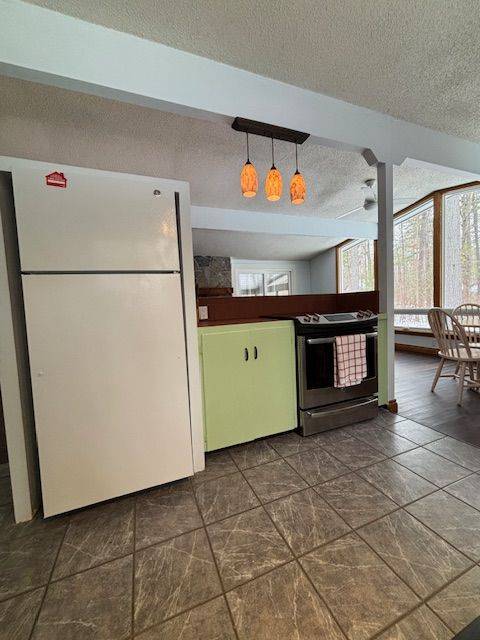 Kawartha Lakes, ON K0M 1N0,812 Sturgeon point RD E