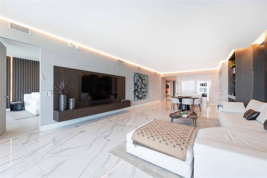 Sunny Isles Beach, FL 33160,18975 Collins Ave #3303