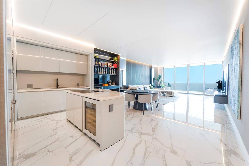 Sunny Isles Beach, FL 33160,18975 Collins Ave #3303