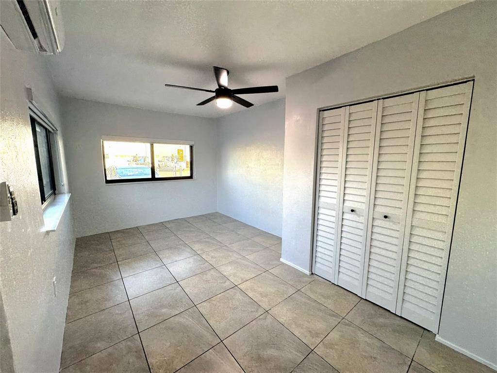 Hialeah, FL 33013,5020 E 10th ave #5020R