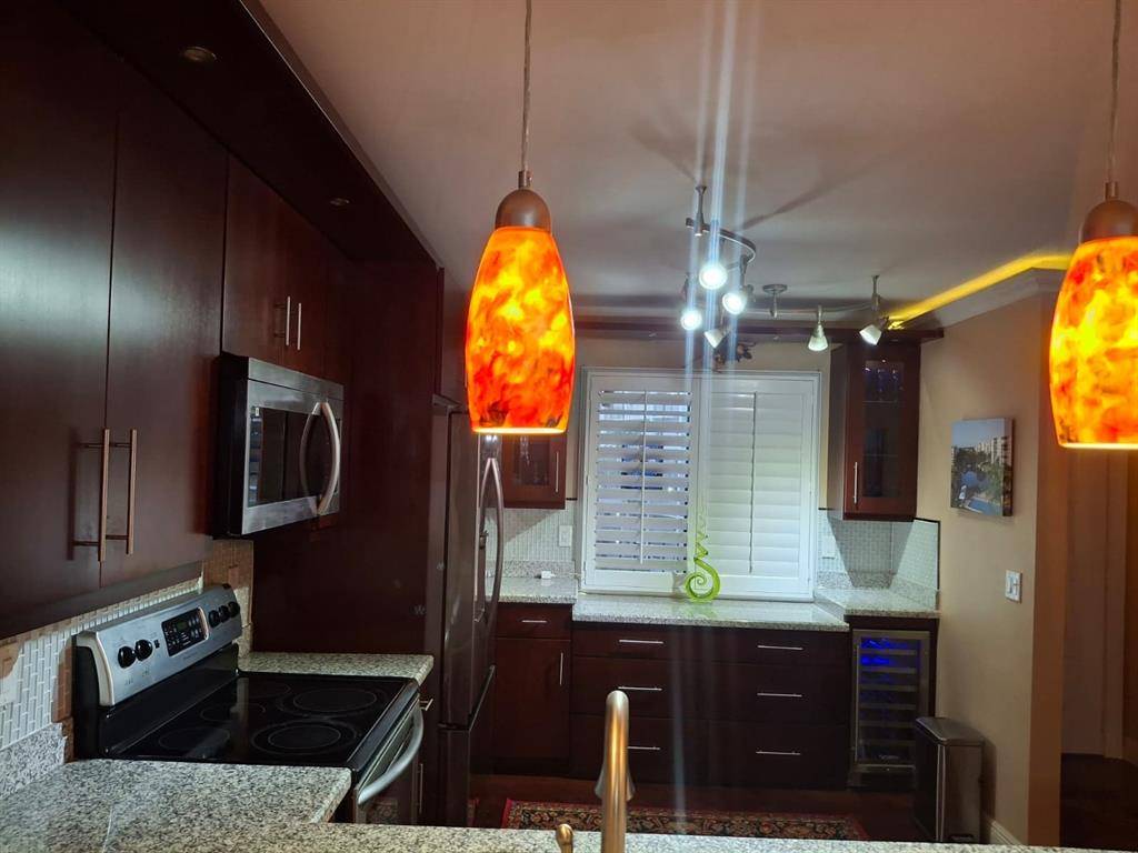 Pompano Beach, FL 33069,2217 Cypress Island Dr #701