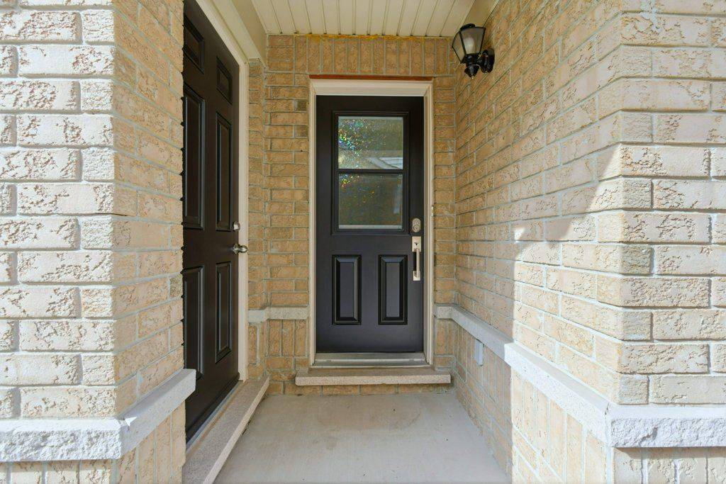 Hamilton, ON L8B 0N4,113 Thornlodge DR