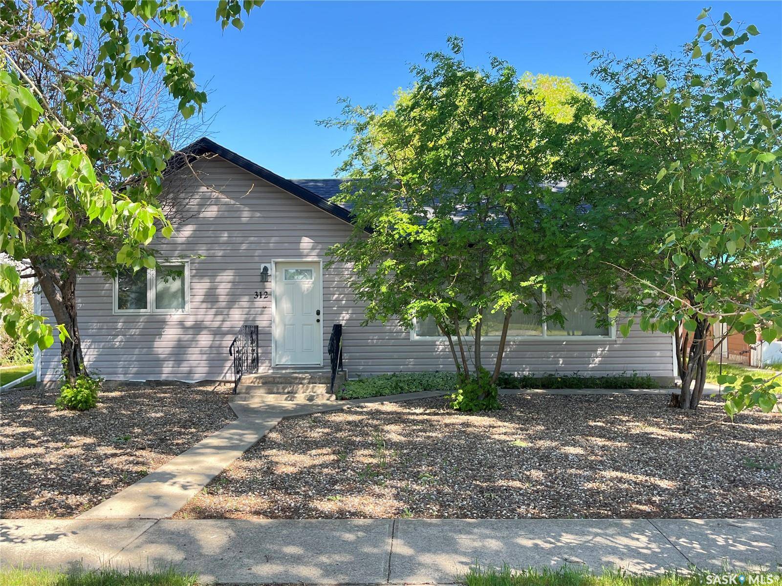 Maple Creek, SK S0N 1N0,312 Cypress STREET