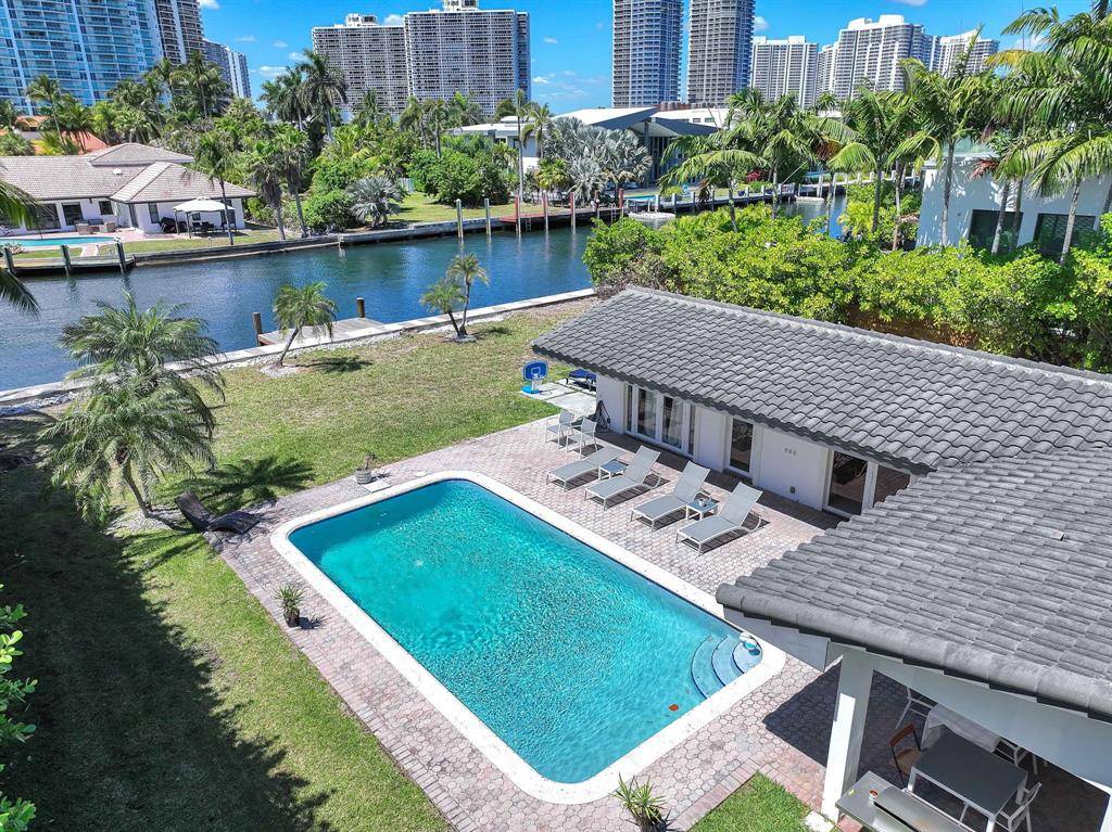 Golden Beach, FL 33160,354 Golden Beach Dr