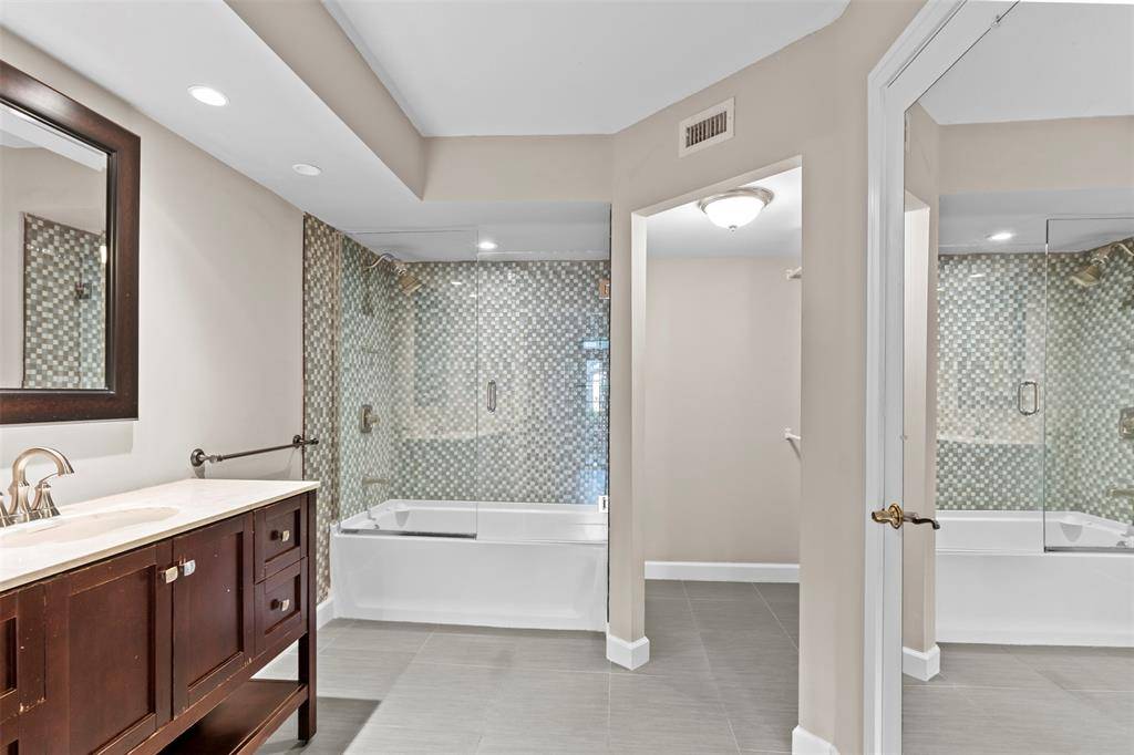 Coral Gables, FL 33146,1280 S Alhambra Cir #2112