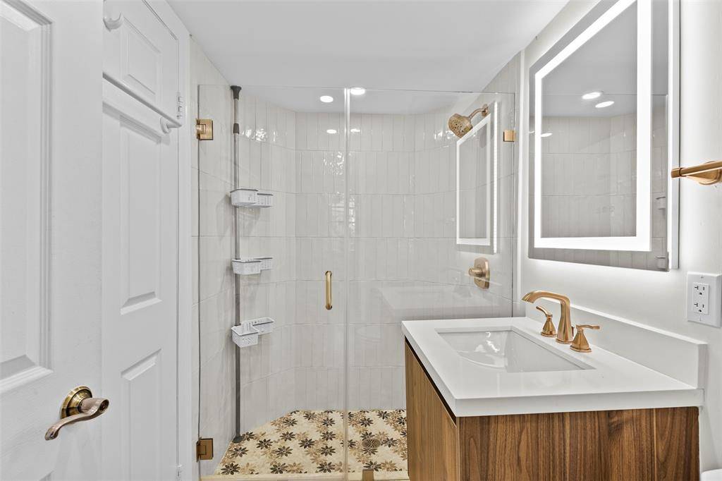 Coral Gables, FL 33146,1280 S Alhambra Cir #2112