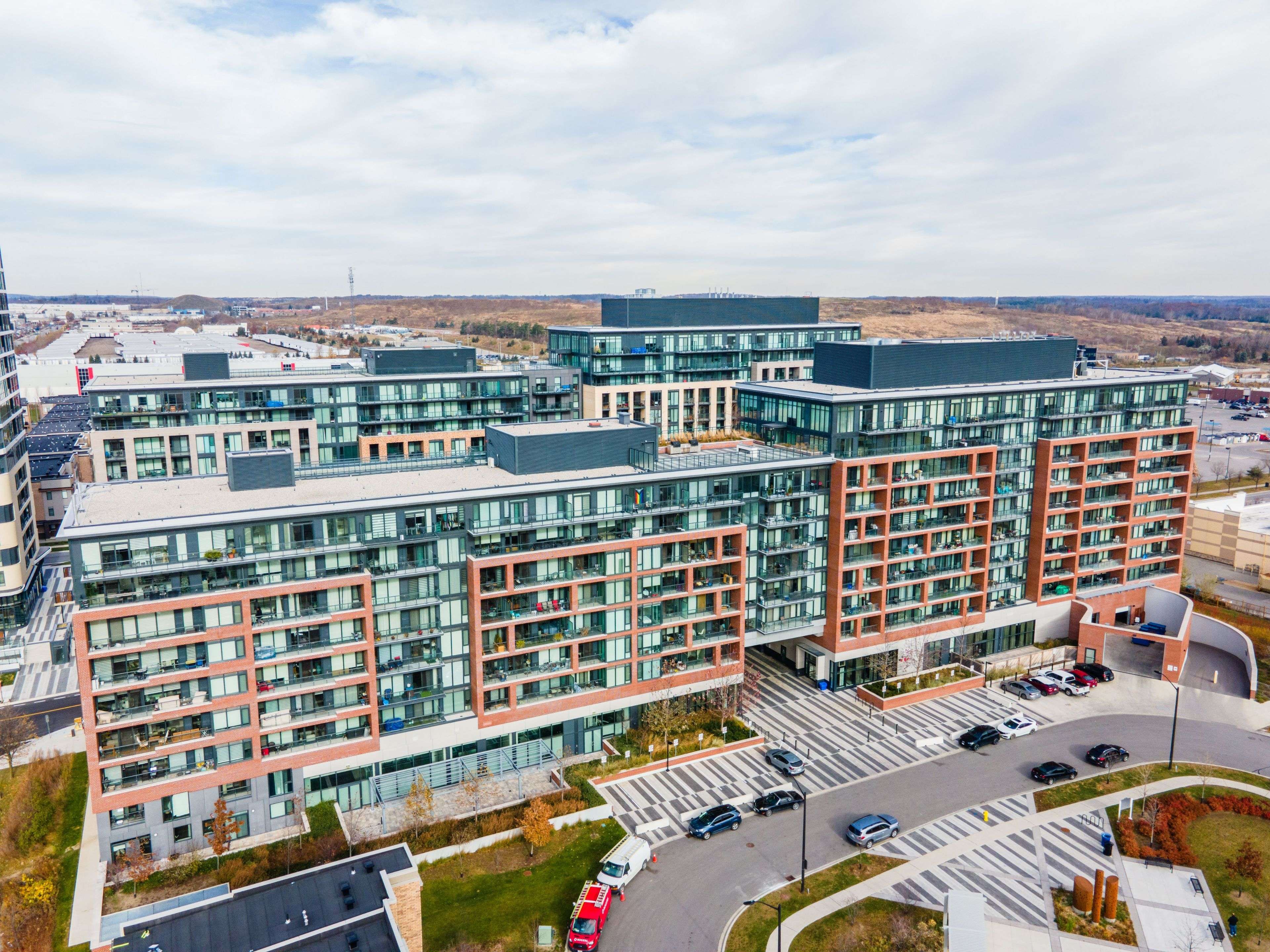 Vaughan, ON L6A 5A7,99 Eagle Rock WAY #106