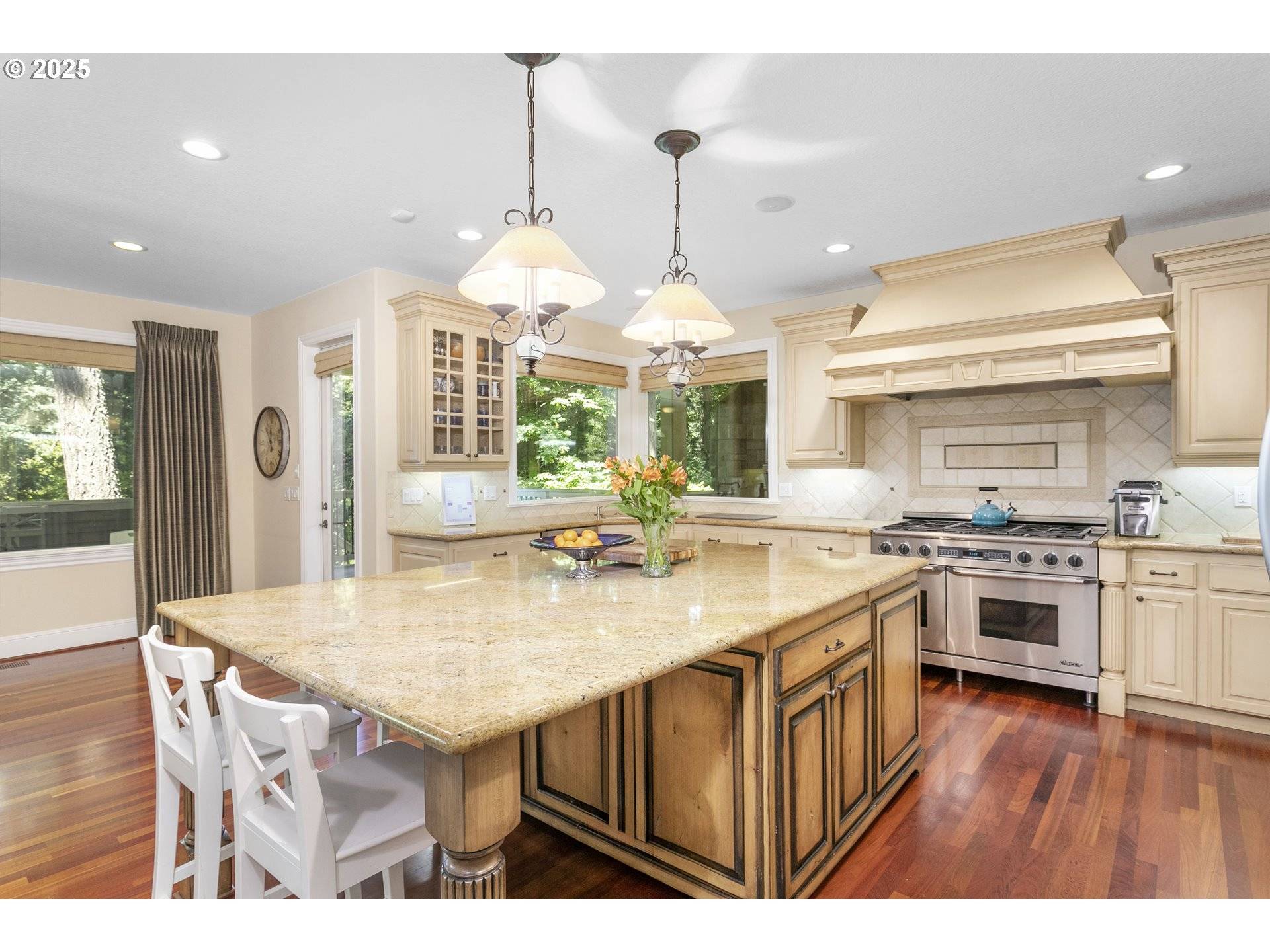 Lake Oswego, OR 97034,17677 WESTVIEW DR