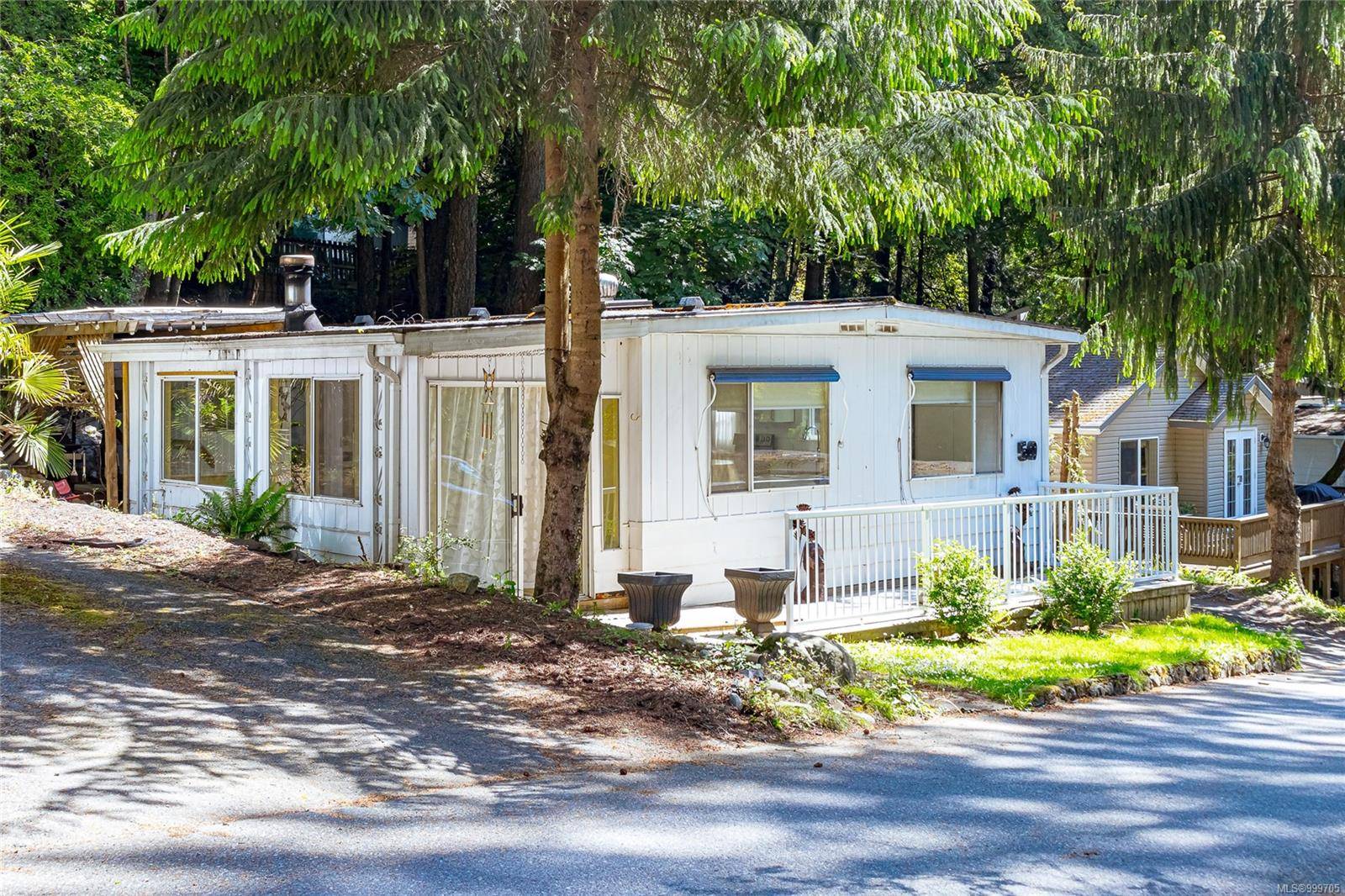 Langford, BC V9B 4H2,2500 Florence Lake Rd #50