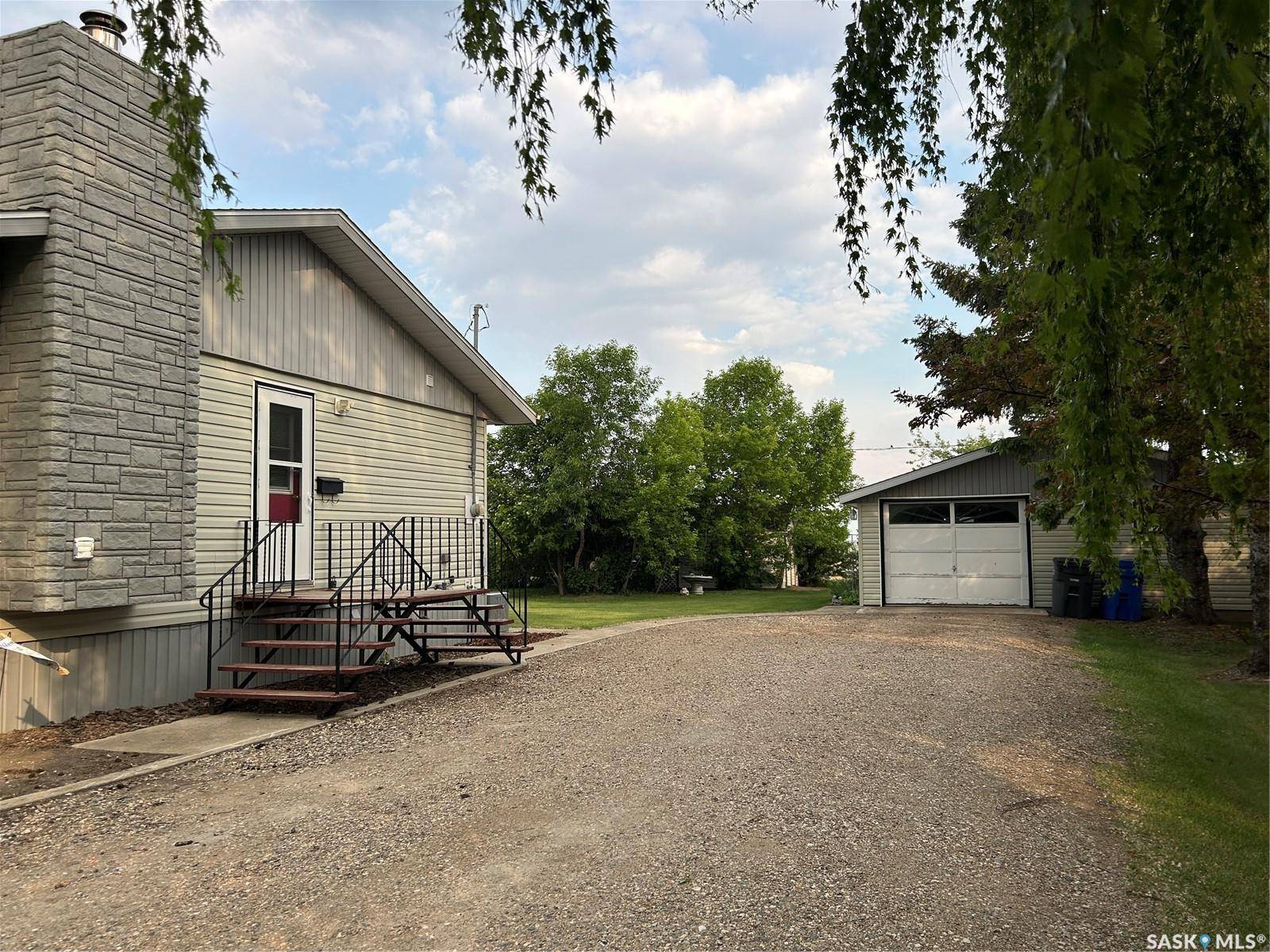 Alameda, SK S0C 0A0,318 3rd AVENUE