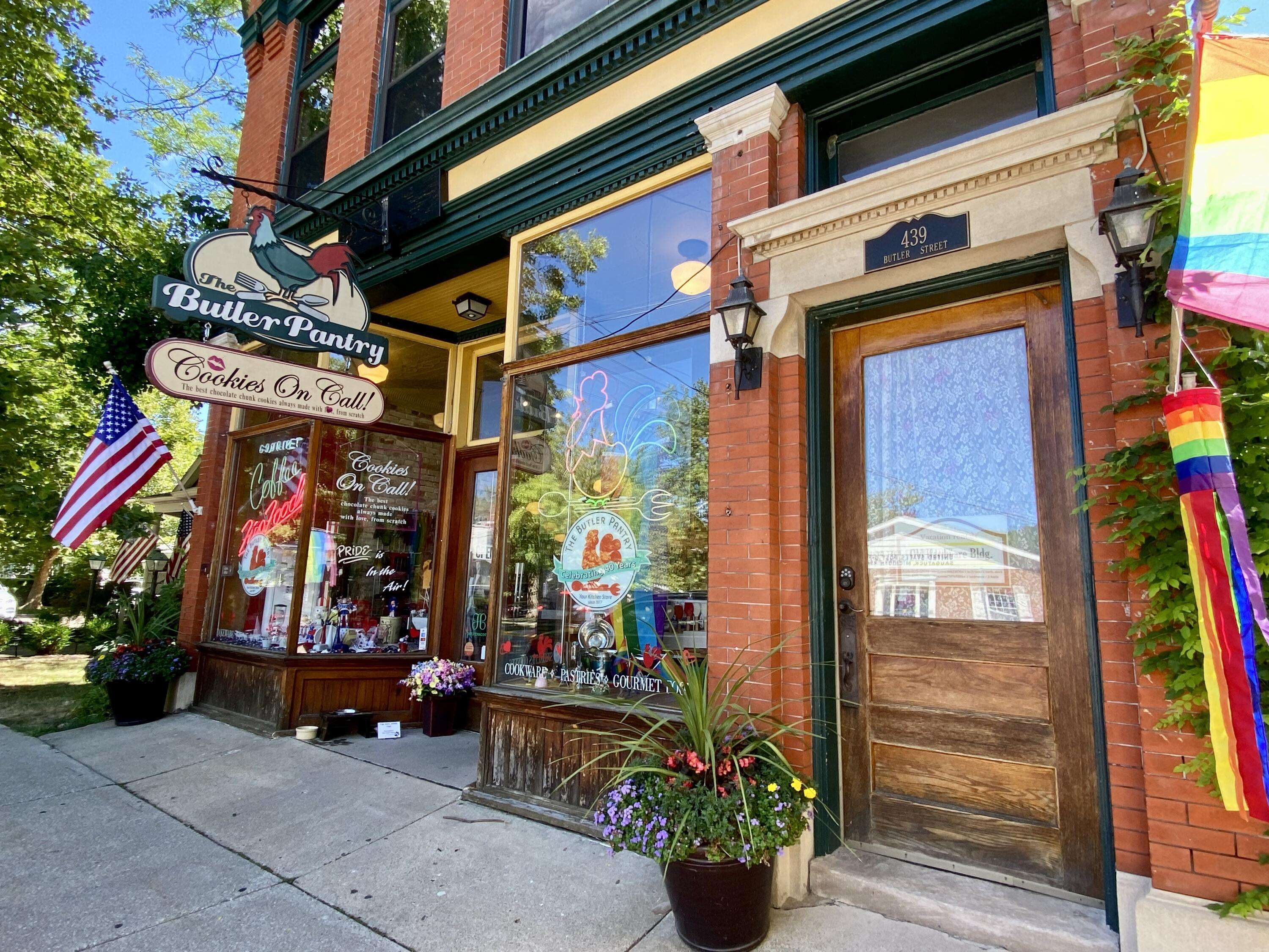 Saugatuck, MI 49453,439 Butler ST