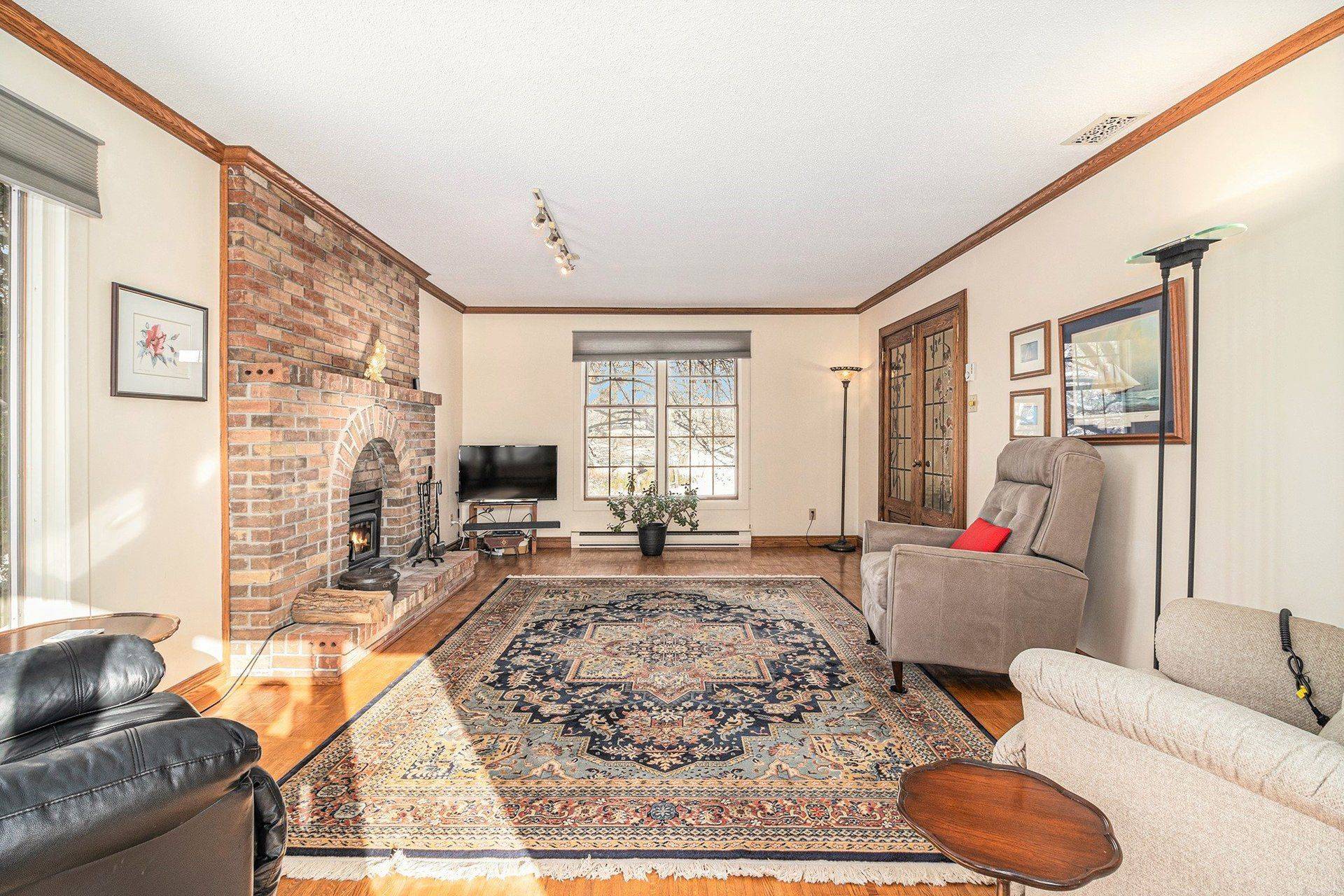 Carp - Huntley Ward, ON K0A 1L0,2193 Peter Robinson RD