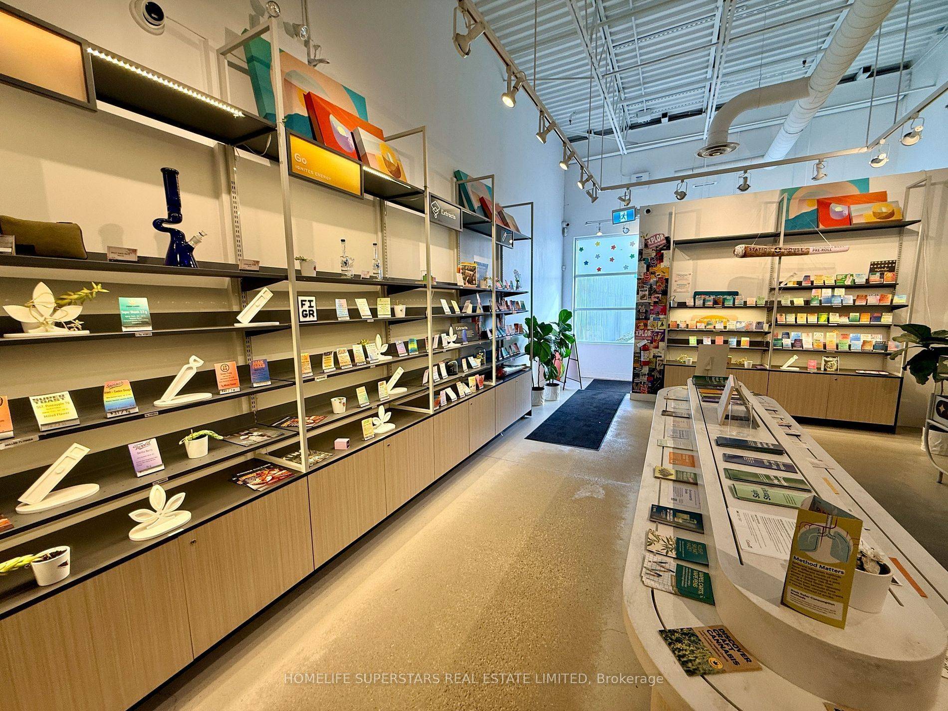 Barrie, ON L4N 3L1,555 Essa RD #2