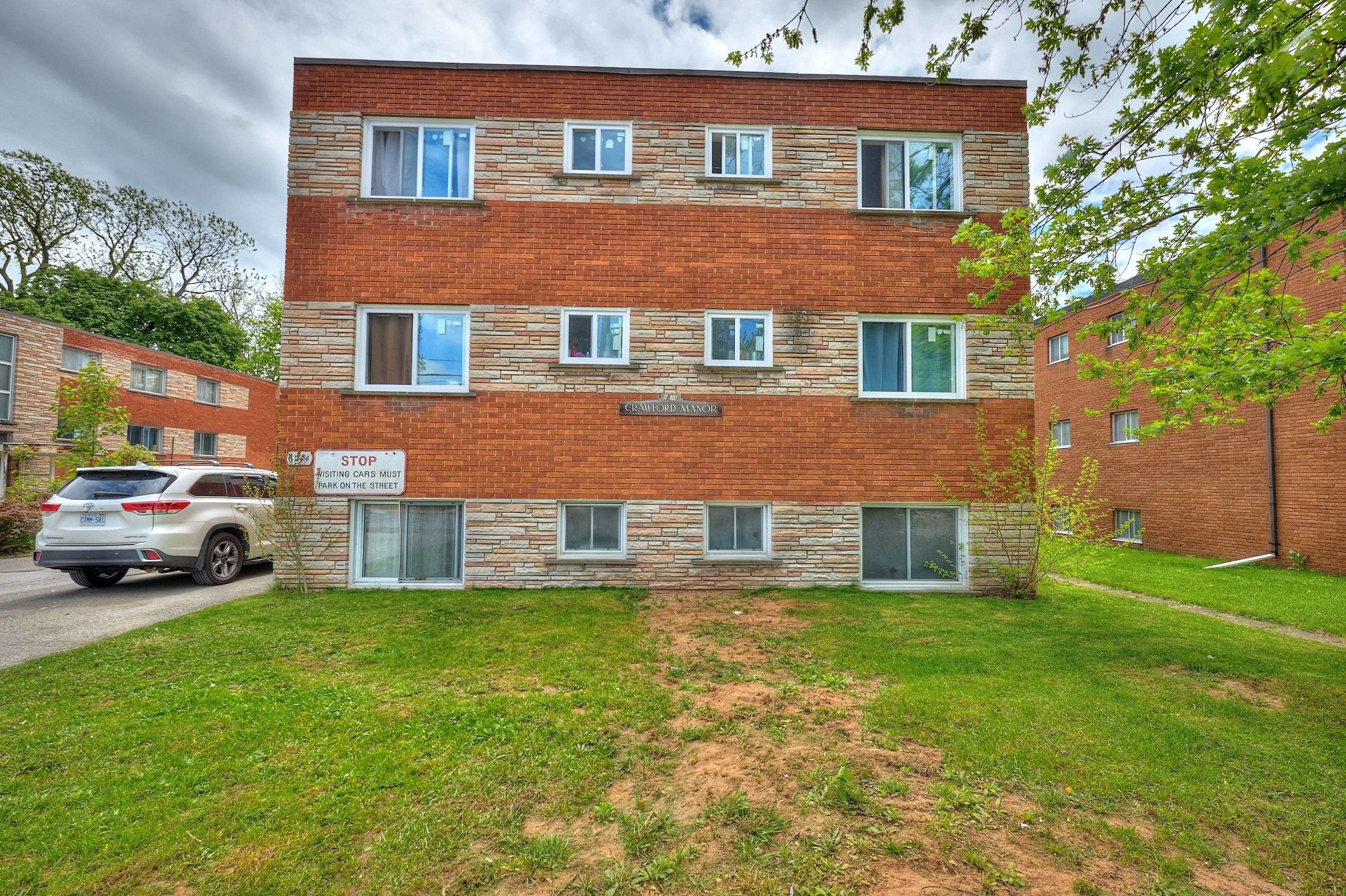 Niagara Falls, ON L2G 1Y7,6274 BARKER ST