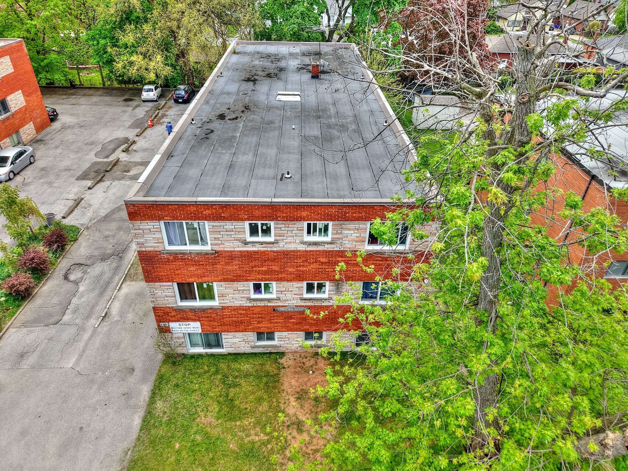 Niagara Falls, ON L2G 1Y7,6274 BARKER ST