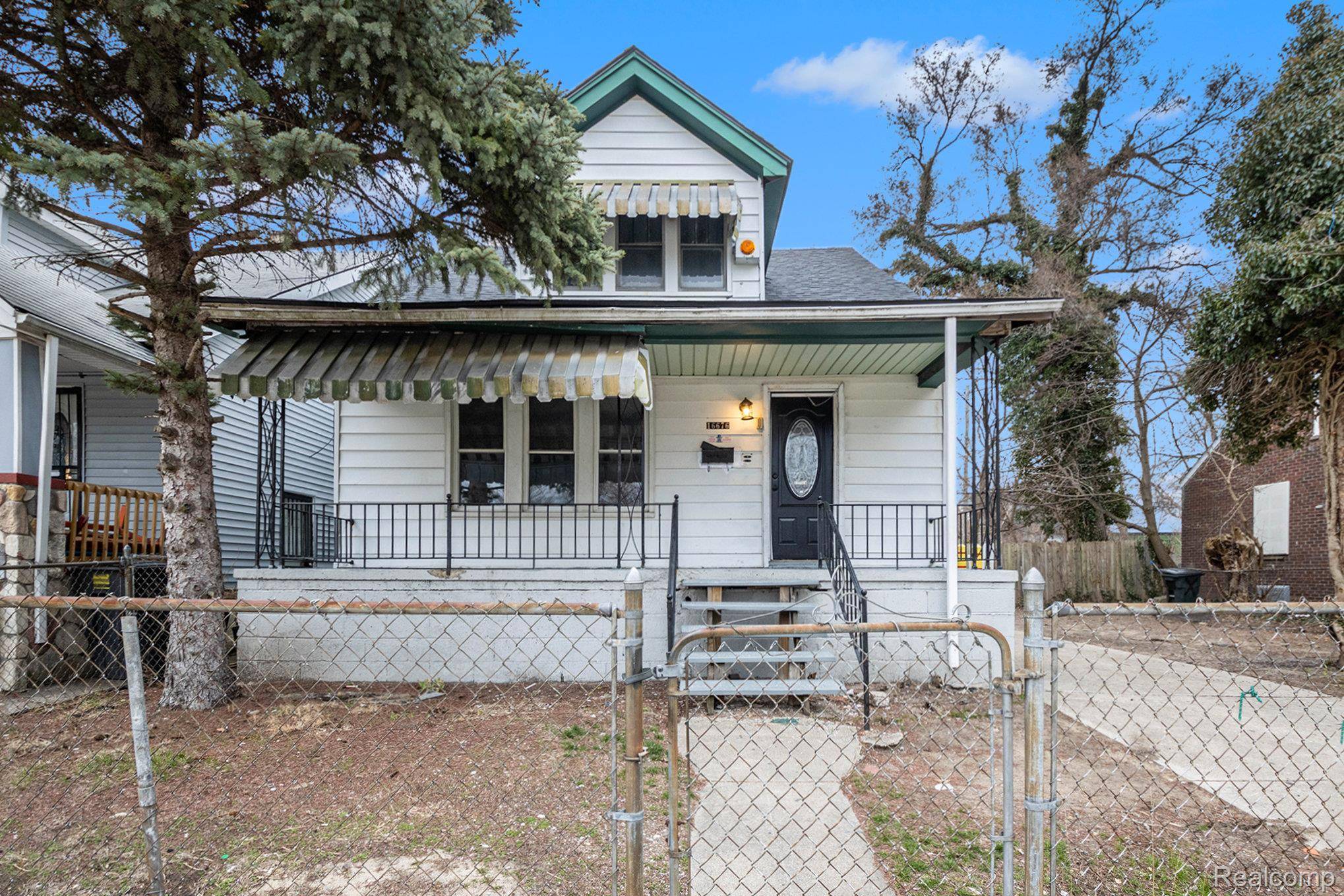 Detroit, MI 48221,16676 Tuller ST