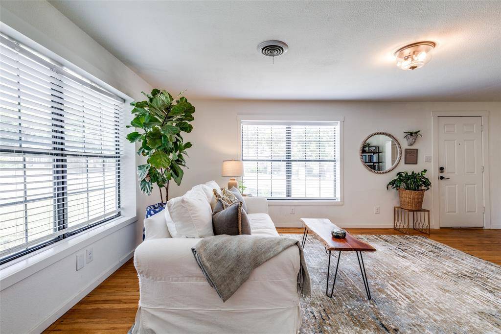 River Oaks, TX 76114,5415 Dartmouth Avenue