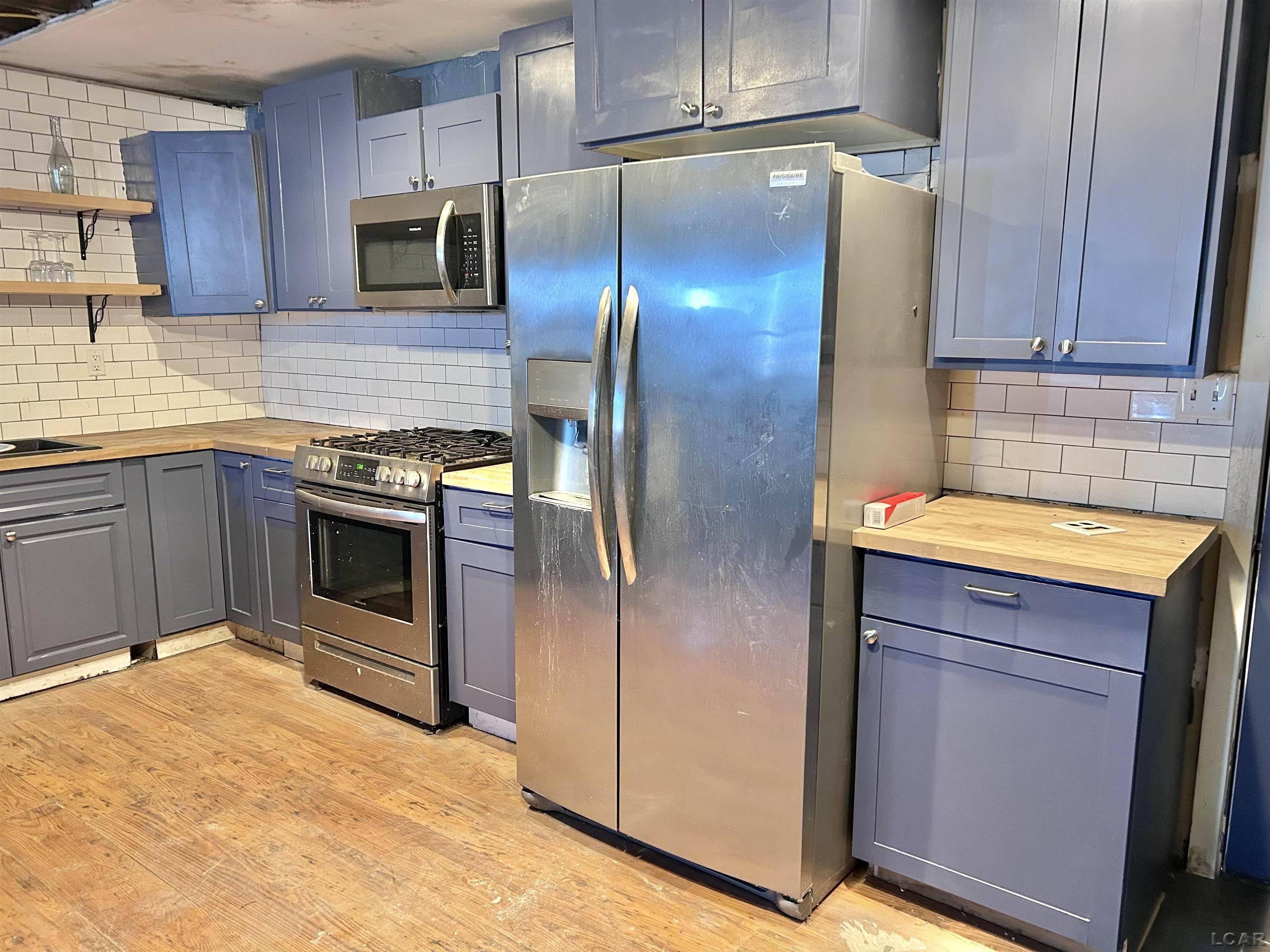 Adrian, MI 49221,1169 Division ST