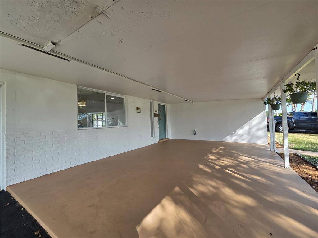 Pembroke Pines, FL 33024,8571 NW 16th St