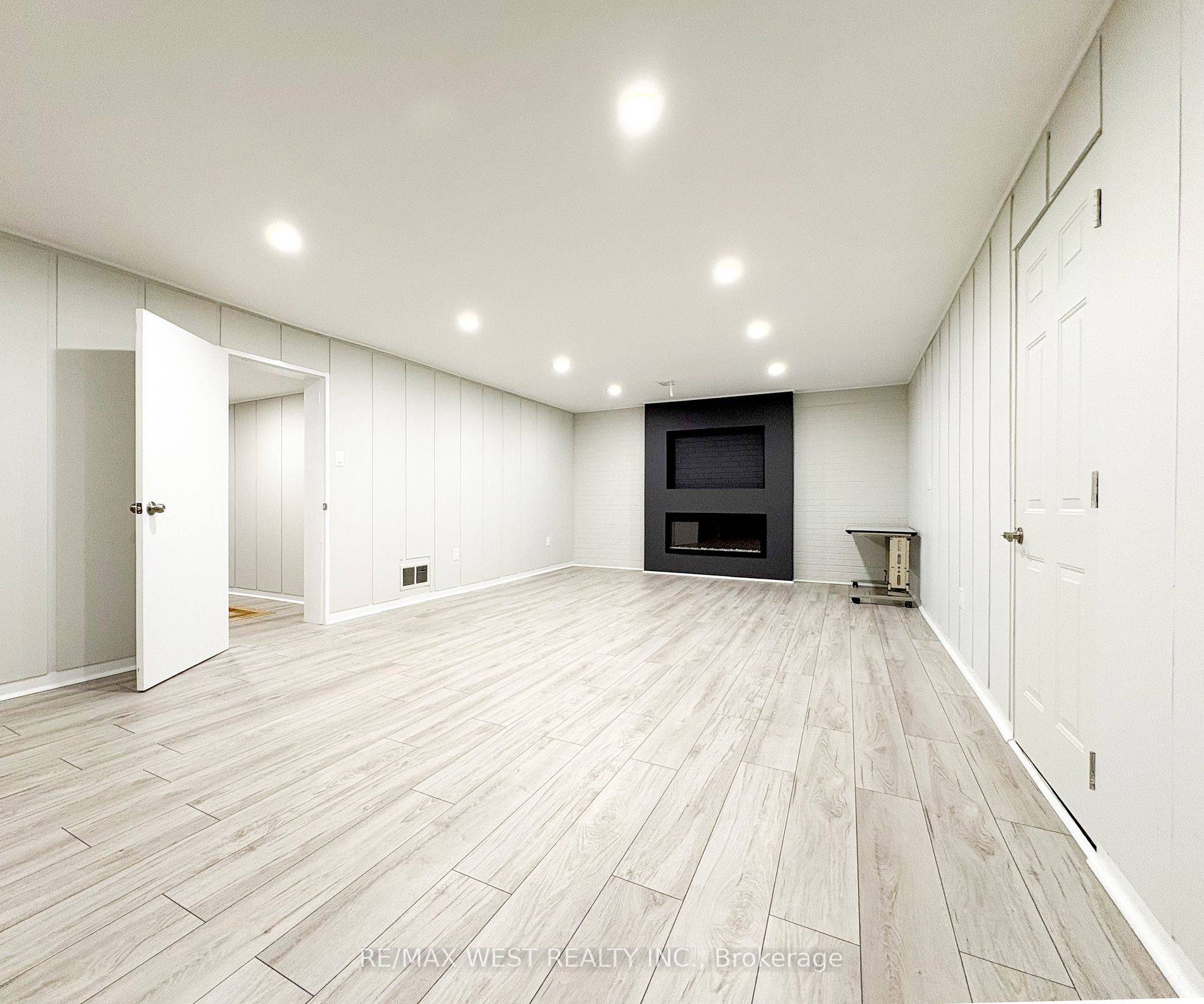 Toronto C06, ON M3H 4V7,5 Arlstan DR #Bsmt