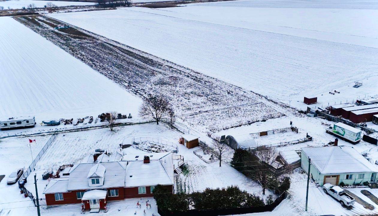 Bradford West Gwillimbury, ON L0G 1R0,2747 Canal RD