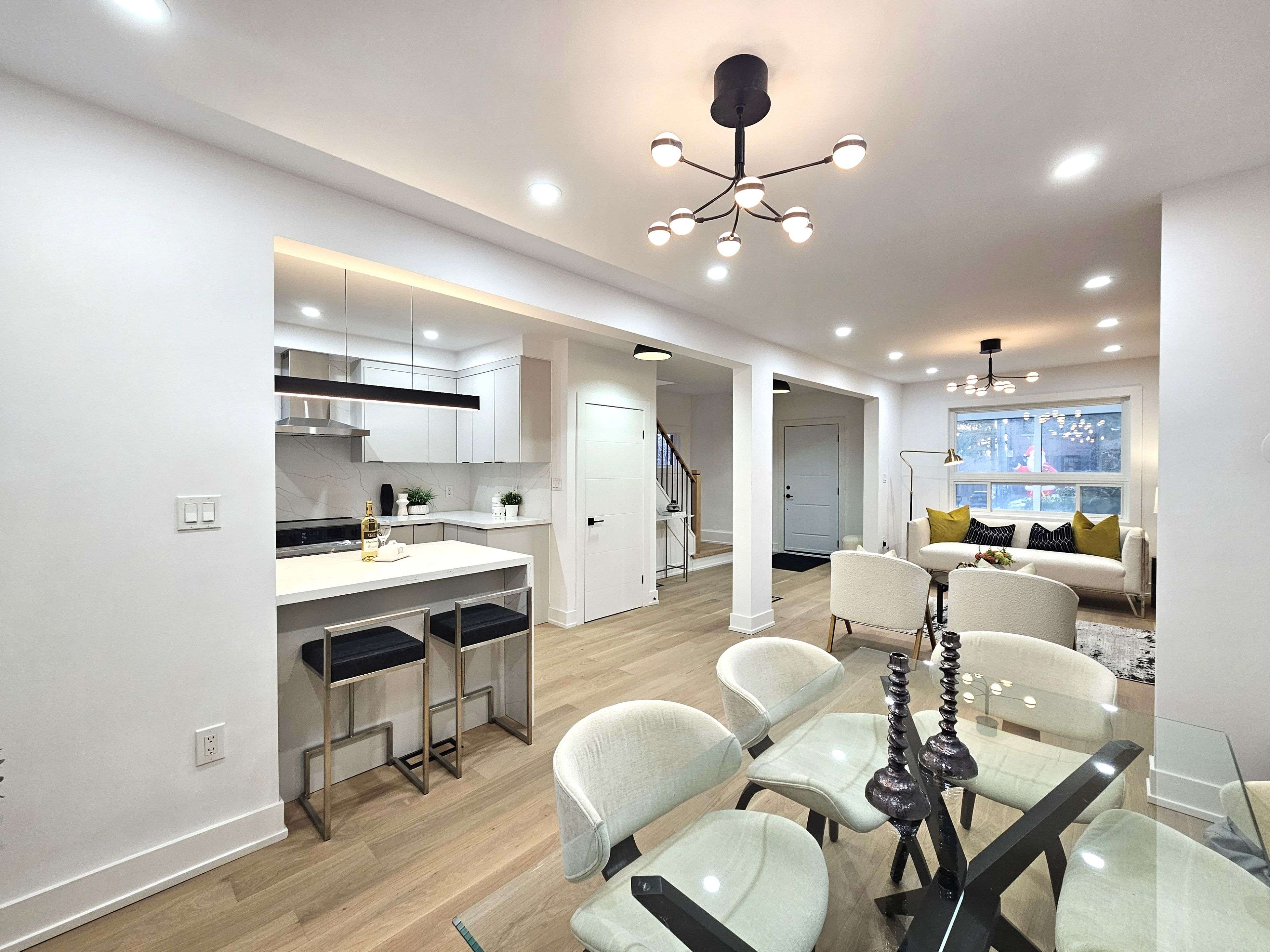 Toronto W02, ON M6S 4L4,113 Humbercrest BLVD