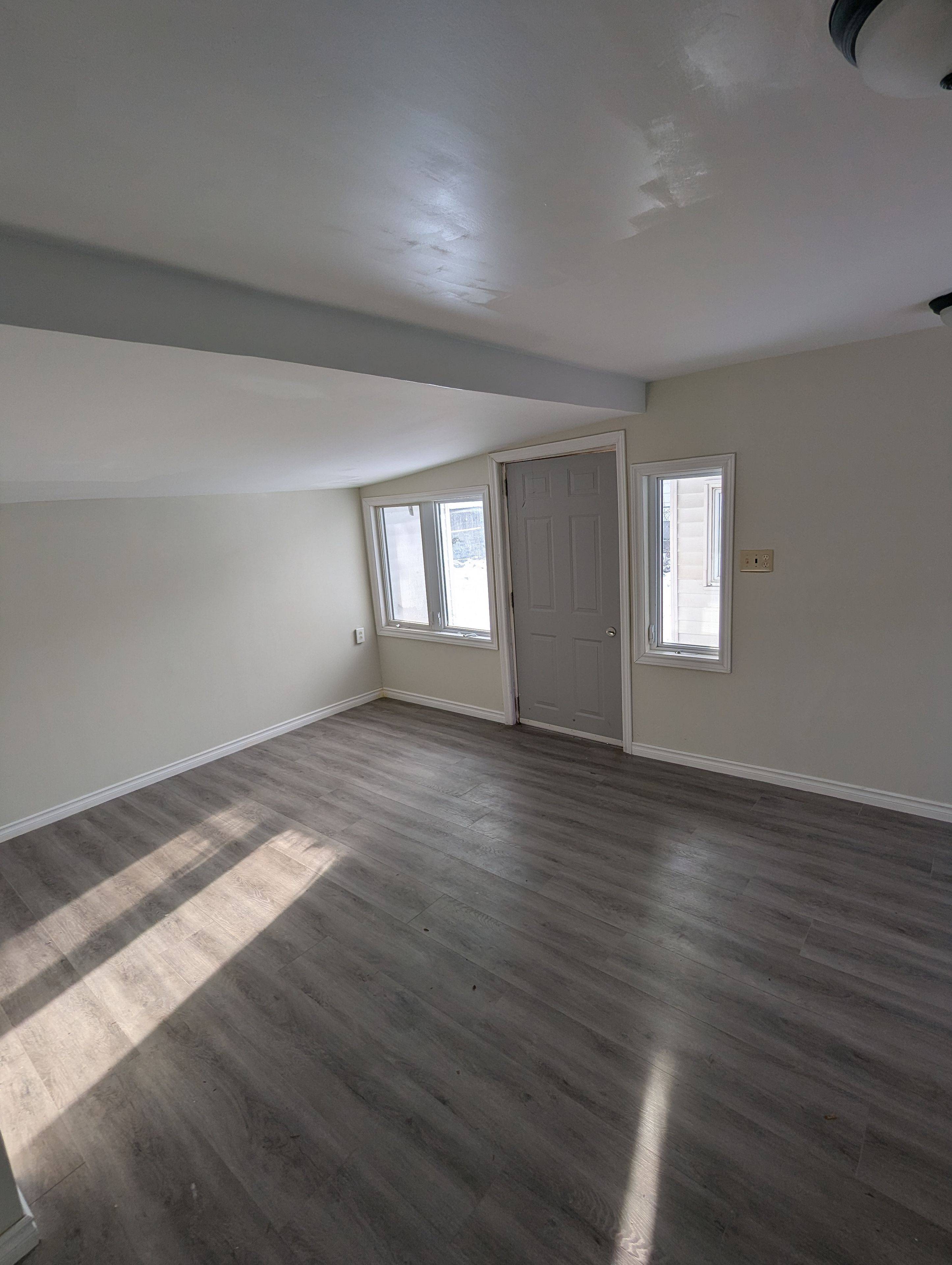 Chatham-kent, ON N7L 2W6,264 Delaware AVE