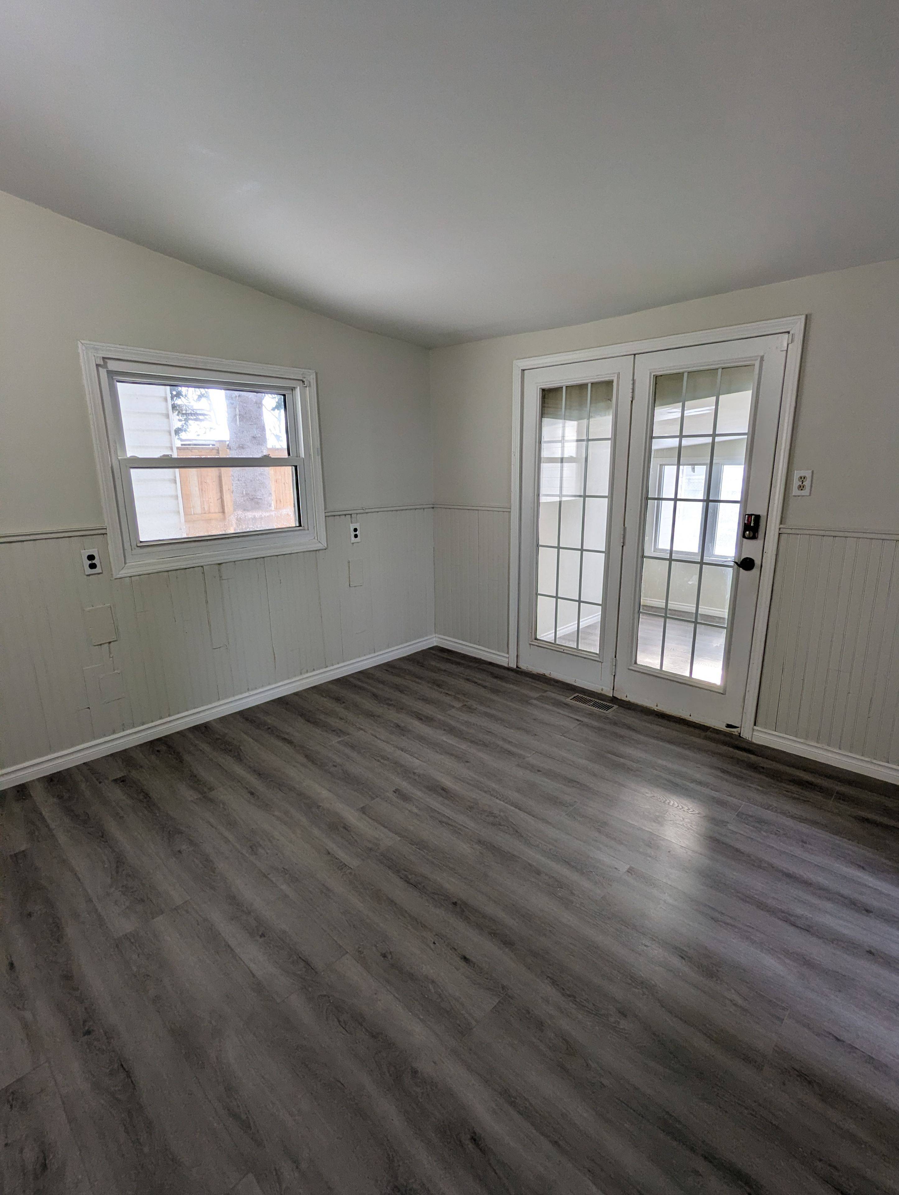 Chatham-kent, ON N7L 2W6,264 Delaware AVE