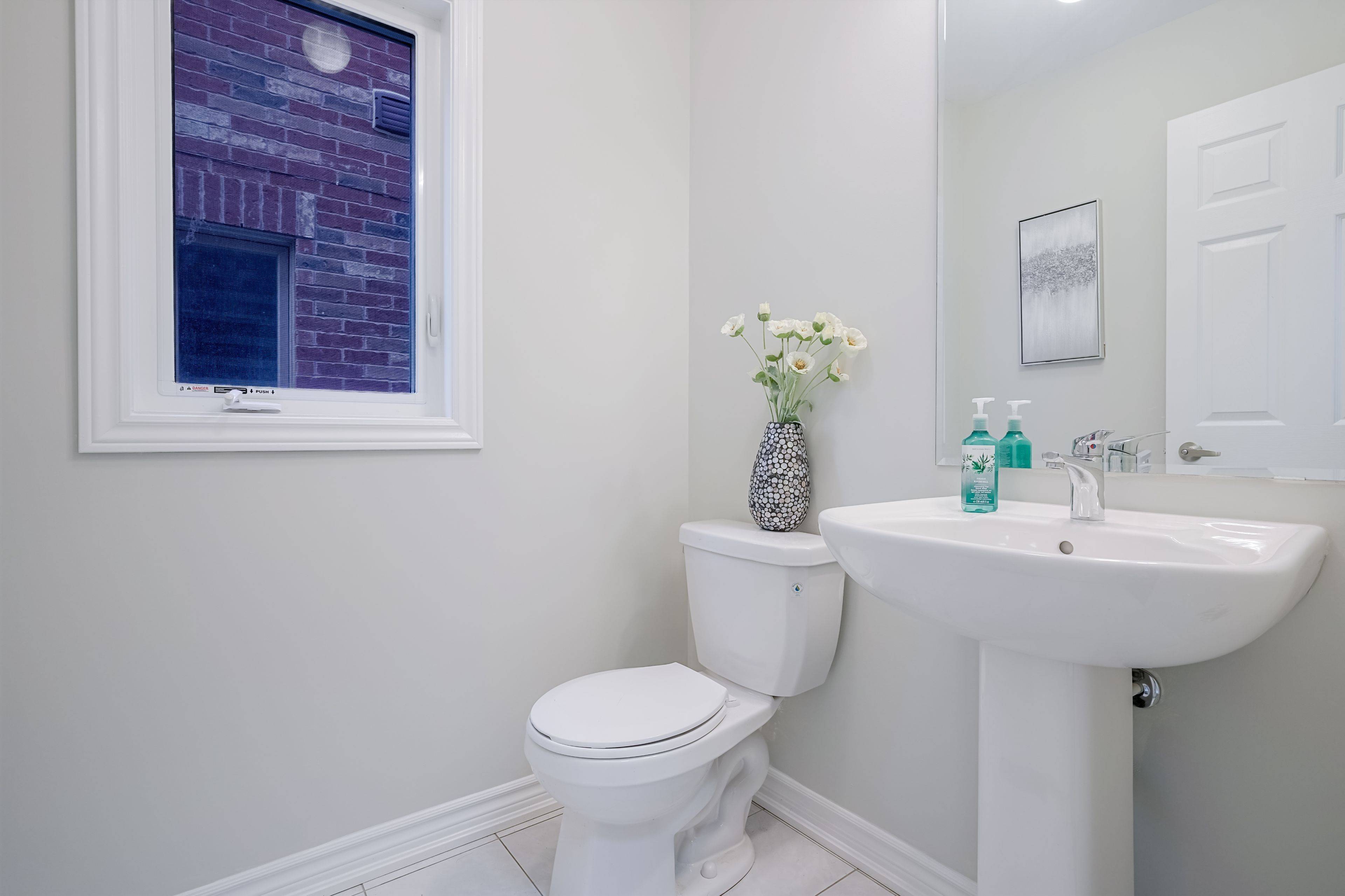 Oshawa, ON L1K 3E7,1297 Apollo ST