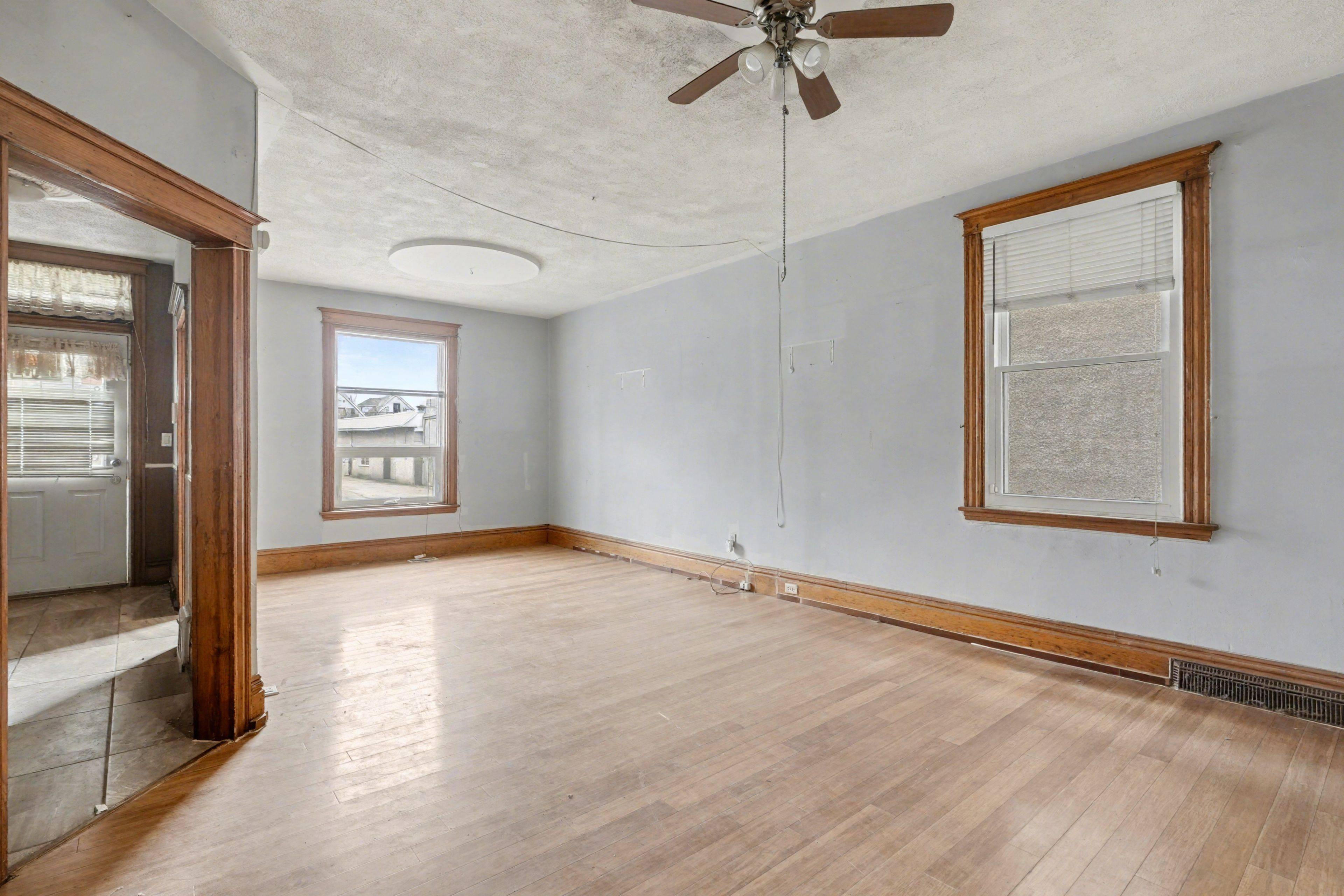 Hamilton, ON L8L 2E8,522 Cannon ST E