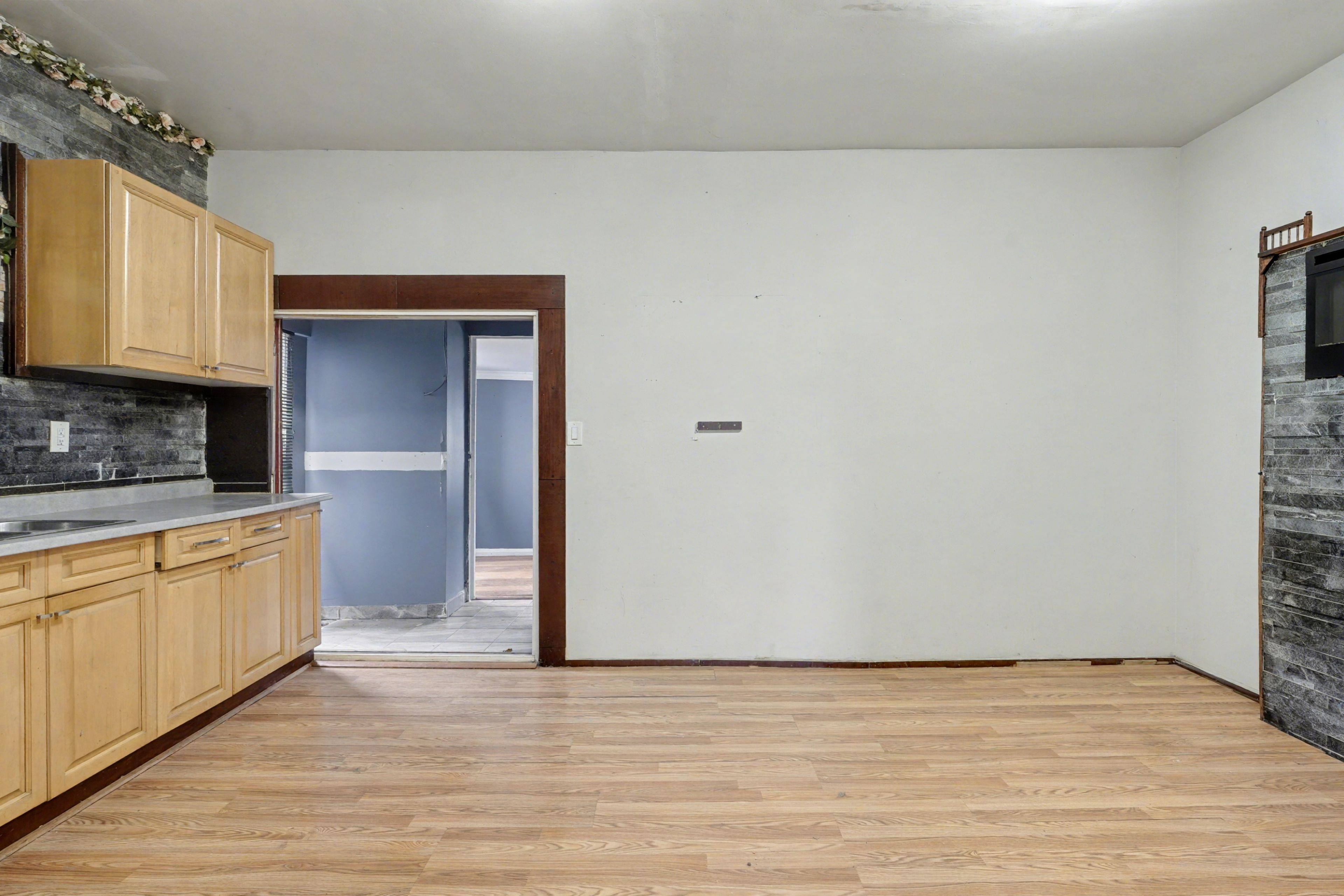 Hamilton, ON L8L 2E8,522 Cannon ST E