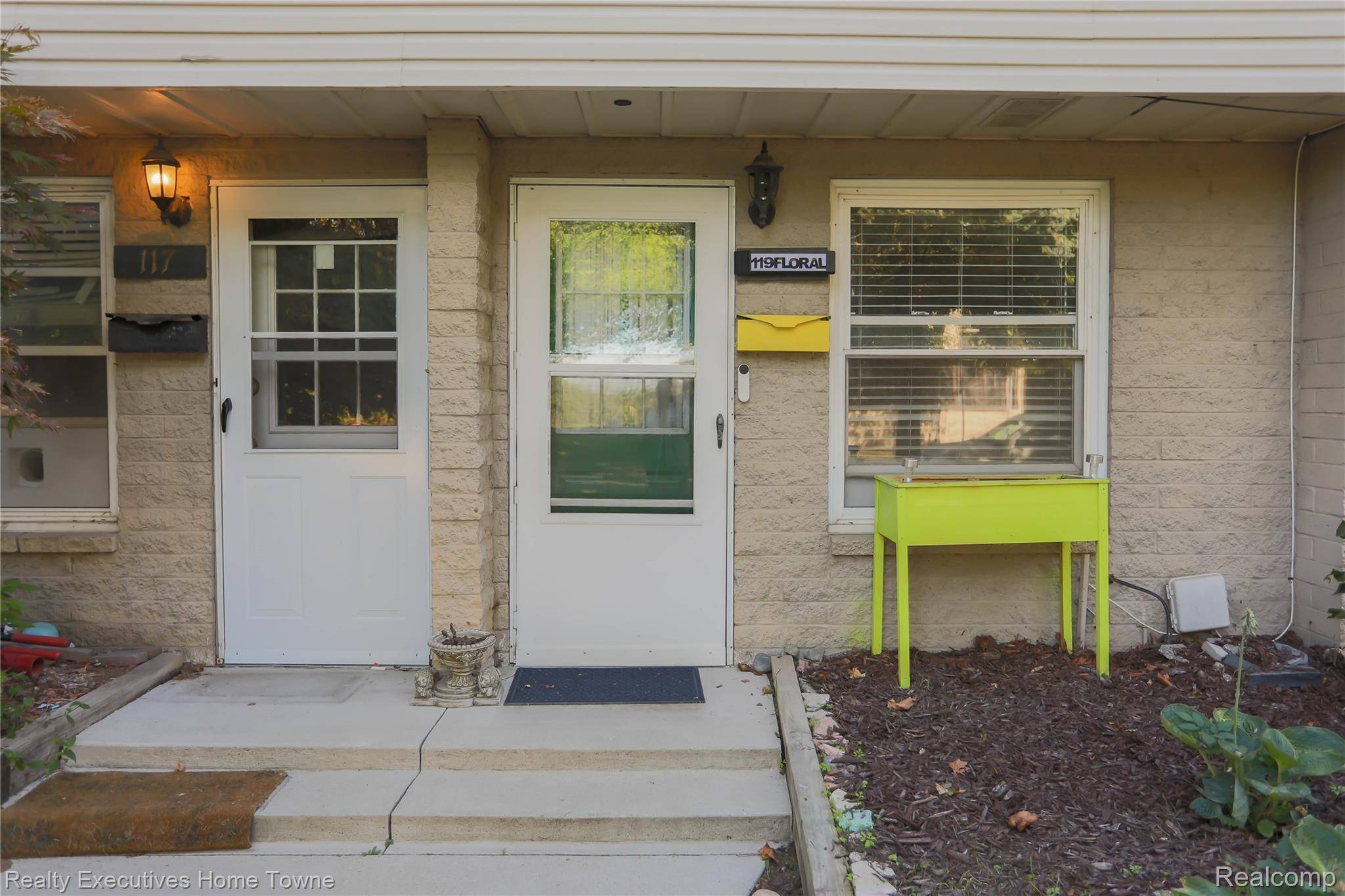 Mt. Clemens, MI 48043,119 Floral AVE