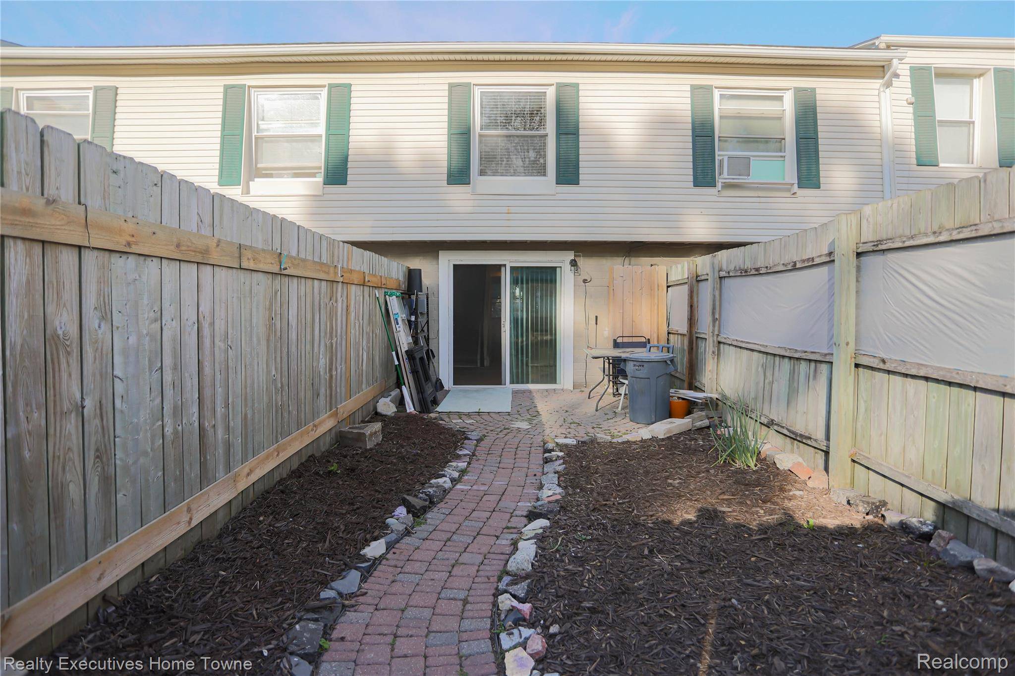 Mt. Clemens, MI 48043,119 Floral AVE