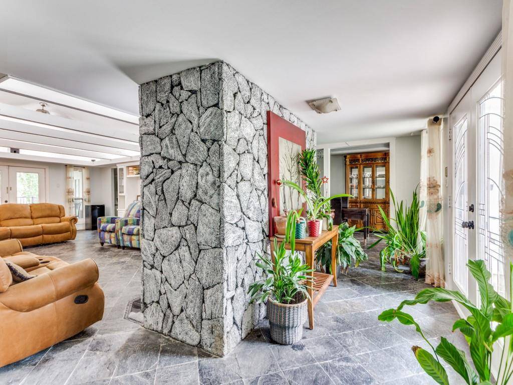 Fort Worth, TX 76103,405 Chandler Lake Road