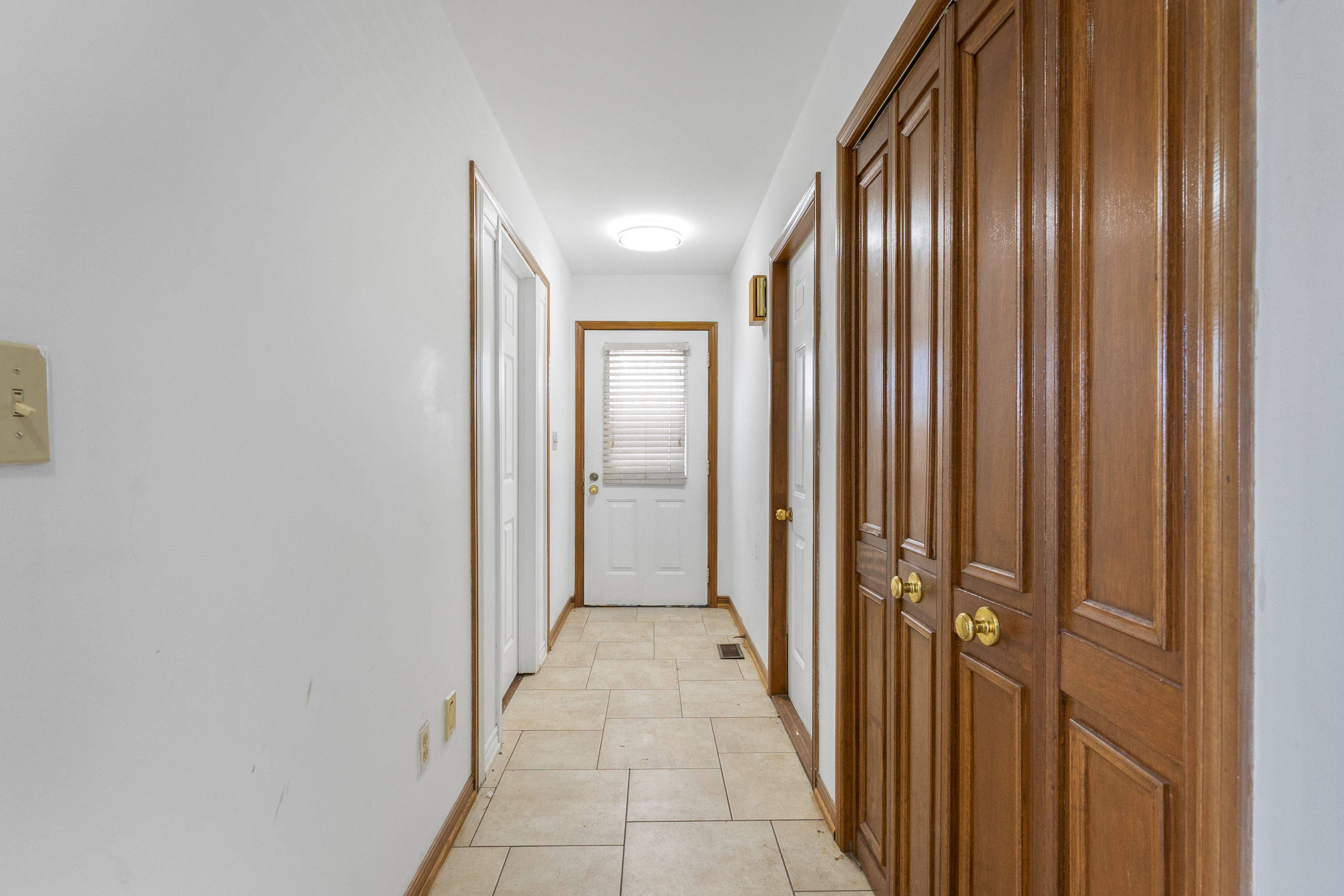 Welland, ON L3C 6W3,4 Eastwood DR