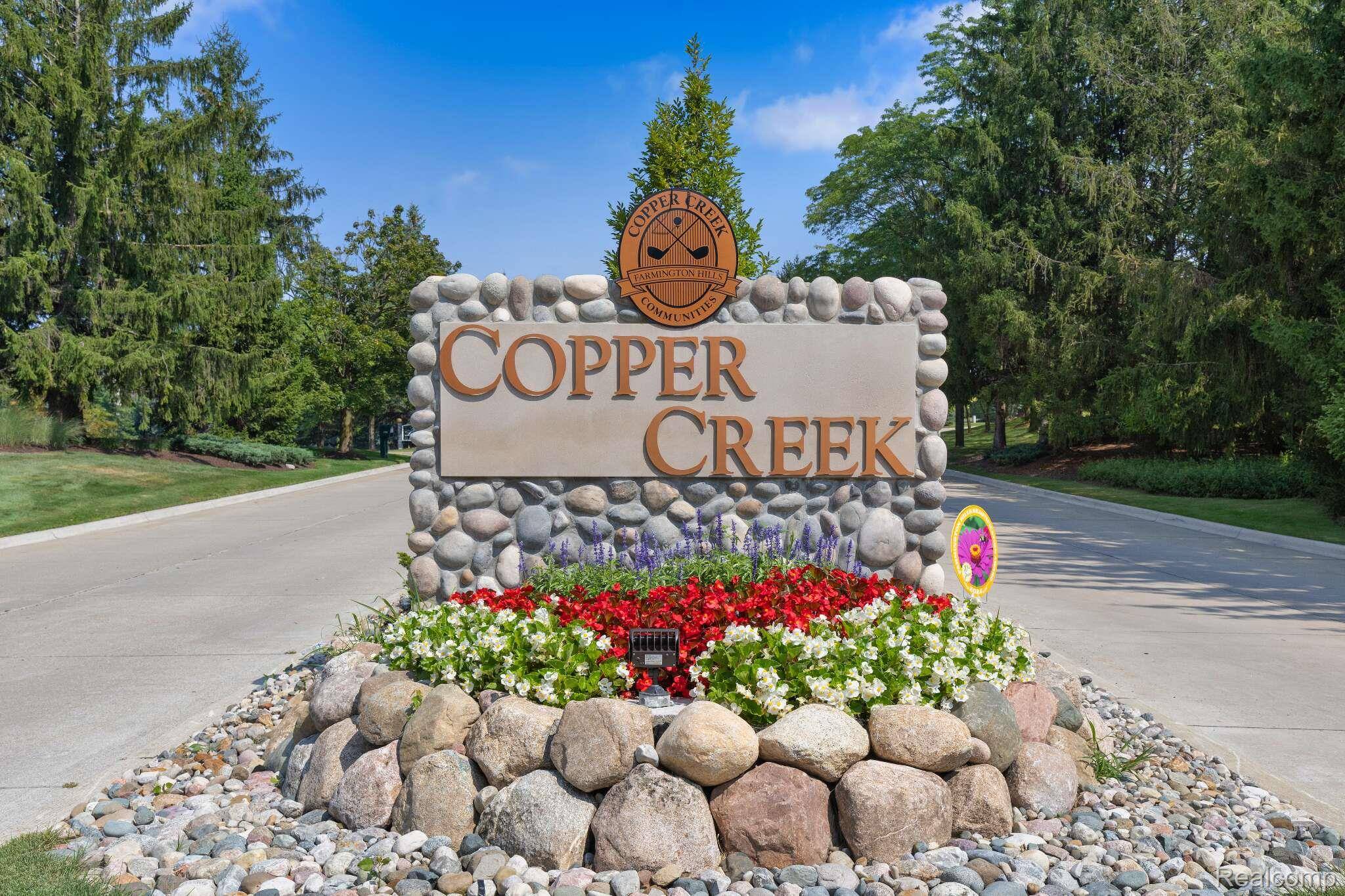 Farmington Hills, MI 48331,28006 Golf Pointe BLVD