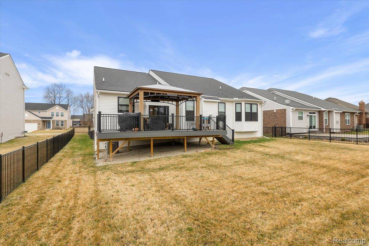 Macomb, MI 48044,20848 WEXFORD DR