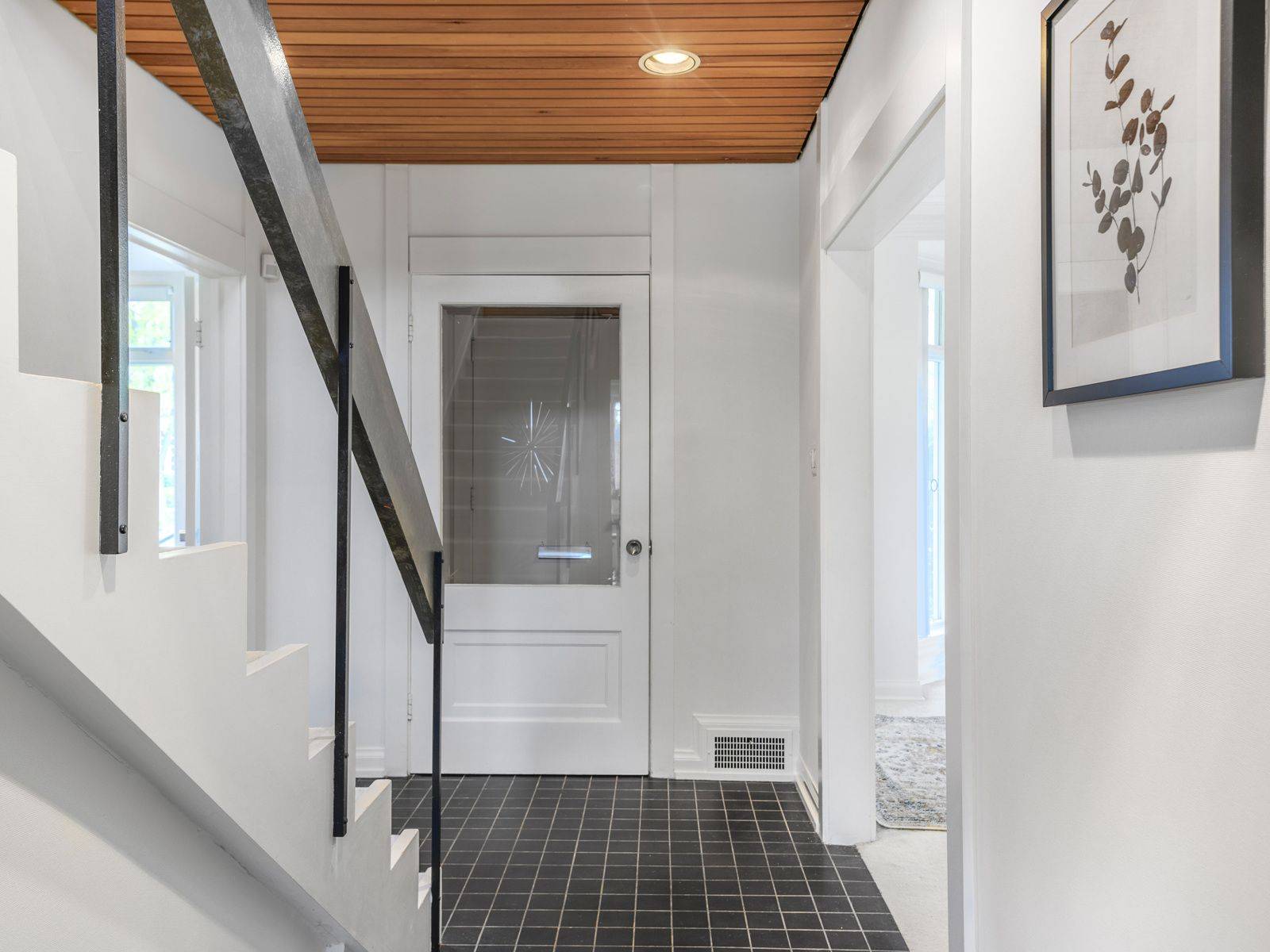 Toronto C04, ON M6C 2G9,192 Old Forest Hill RD