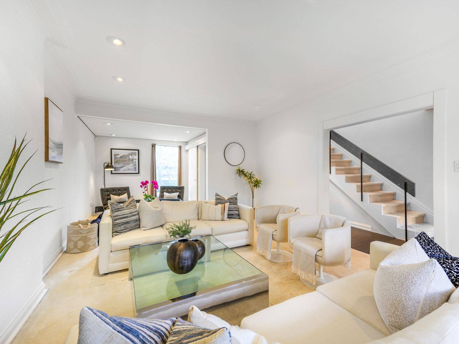 Toronto C04, ON M6C 2G9,192 Old Forest Hill RD