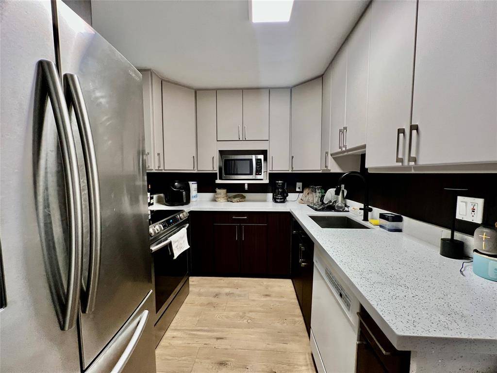 Miami, FL 33143,7787 SW 86th St #E-205