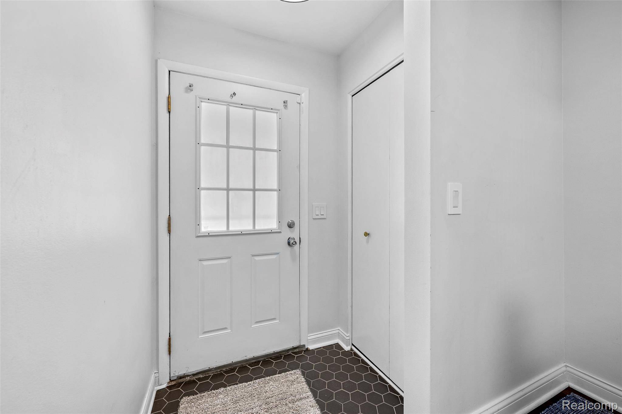 Detroit, MI 48219,22948 & 22960 Leewin ST