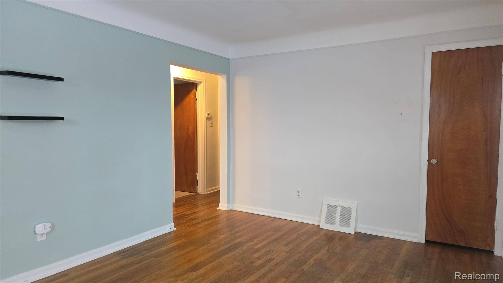 Hazel Park, MI 48030,828 E Hayes AVE