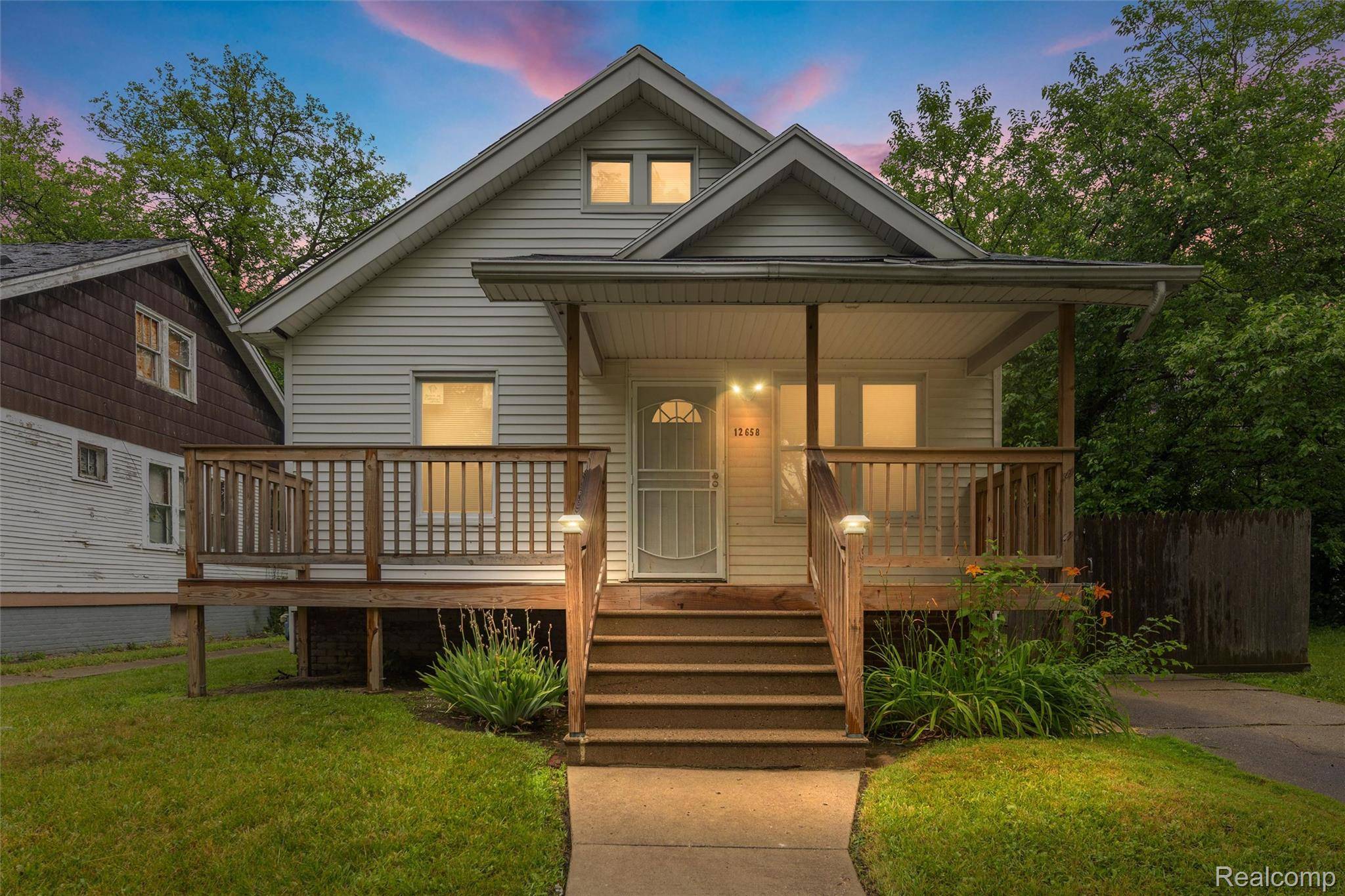 Detroit, MI 48205,12658 Waltham ST