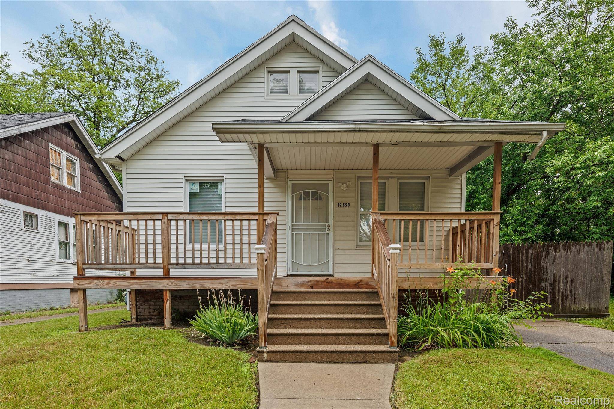 Detroit, MI 48205,12658 Waltham ST