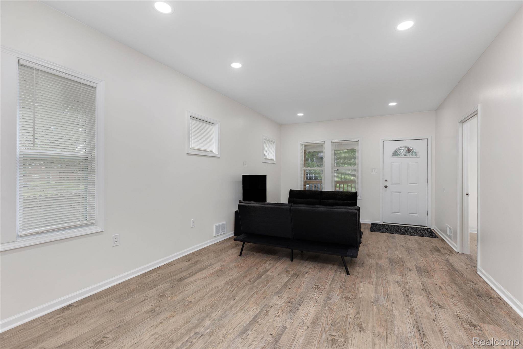 Detroit, MI 48205,12658 Waltham ST