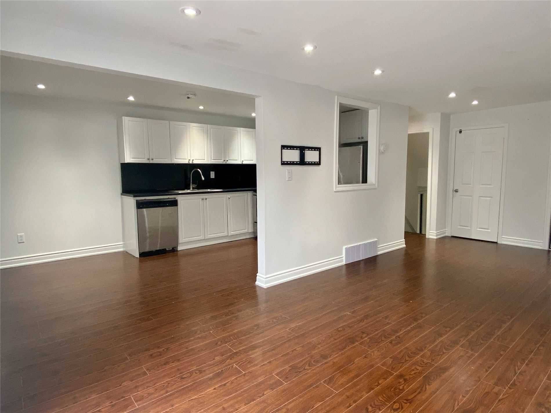 Mississauga, ON L4X 1P9,1448 Tyneburn CRES