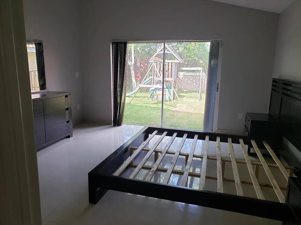 Plantation, FL 33324,10084 NW 2nd St