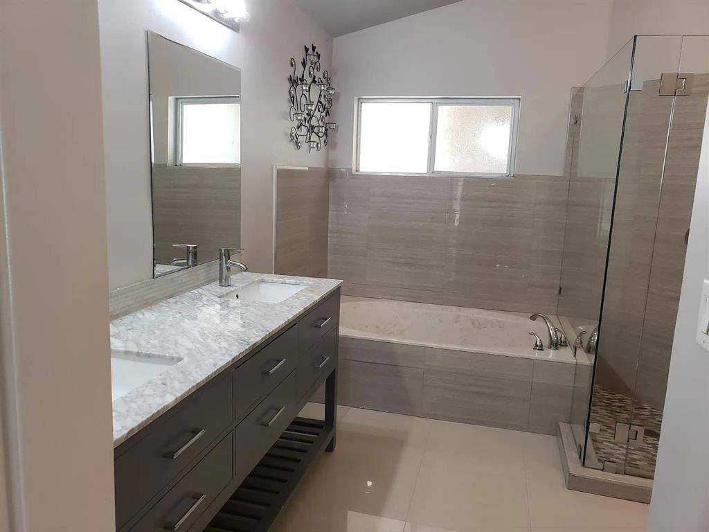 Plantation, FL 33324,10084 NW 2nd St