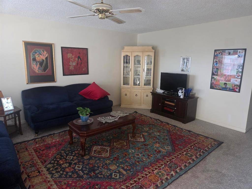 Delray Beach, FL 33484,91 Burgundy B #B