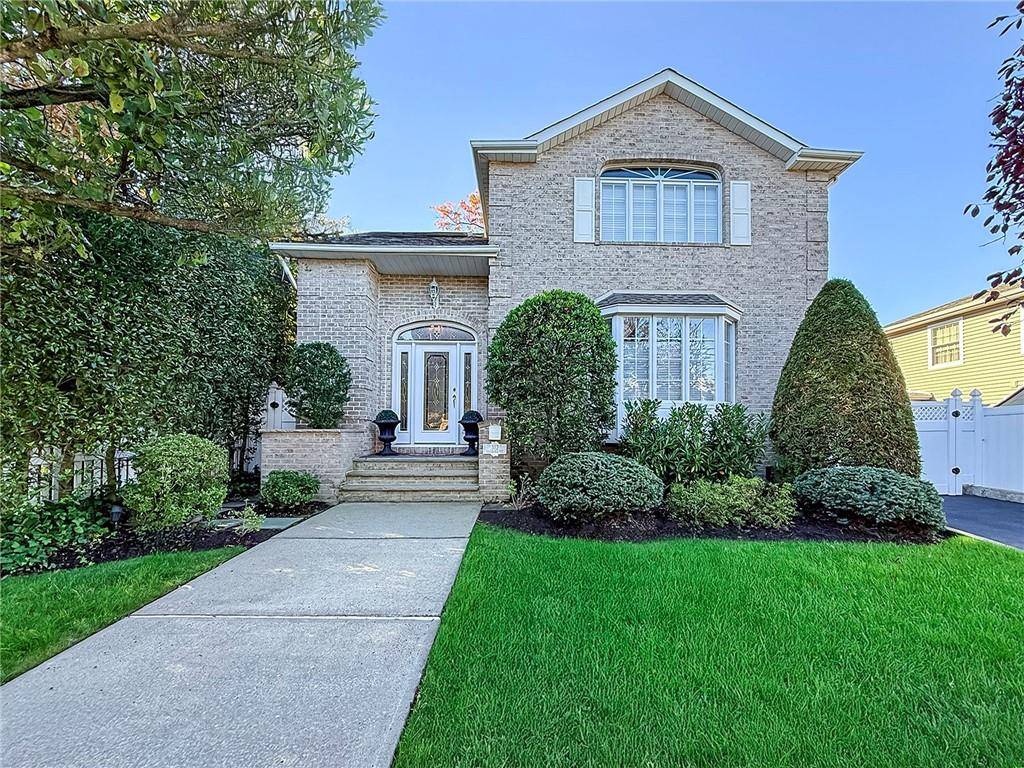 Staten  Island, NY 10306,312 Barbara ST